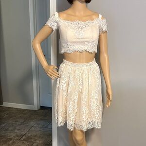 Hannah S Chic Lace And Sequin  Two-Piece Skirt Set